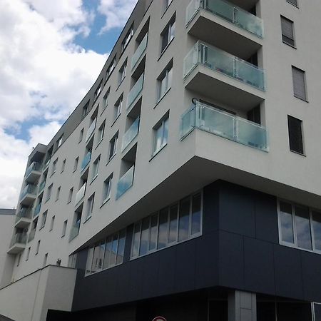 Apartman Halex Centrum City Aupark Piest'any Exteriör bild